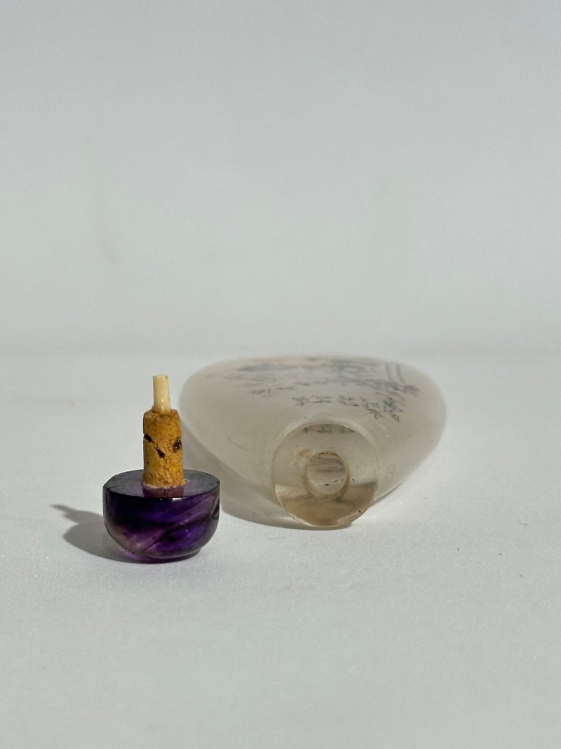 周樂元（款） 玻璃內畫⌈山水人物⌋鼻煙壺 一八九二年作 | AN INSIDE PAINTED GLASS 'FIGURAL LANDSCAPE' SNUFF BOTTLE - 图4