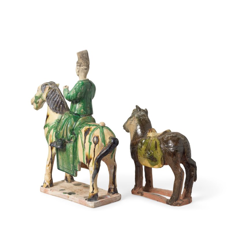 明 三彩騎馬俑及綠釉馬 | A SANCAI-GLAZED RIDER AND A GREEN-GLAZED HORSE - 图5