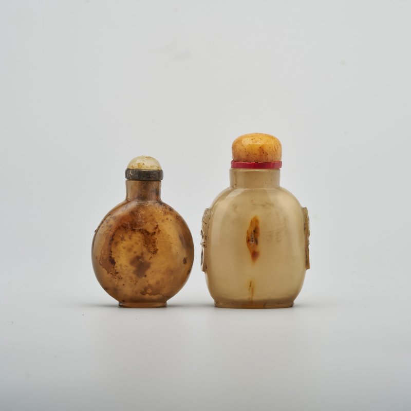 清十九世紀 影瑪瑙鼻煙壺兩件 | TWO SHADOW AGATE SNUFF BOTTLES - 图2