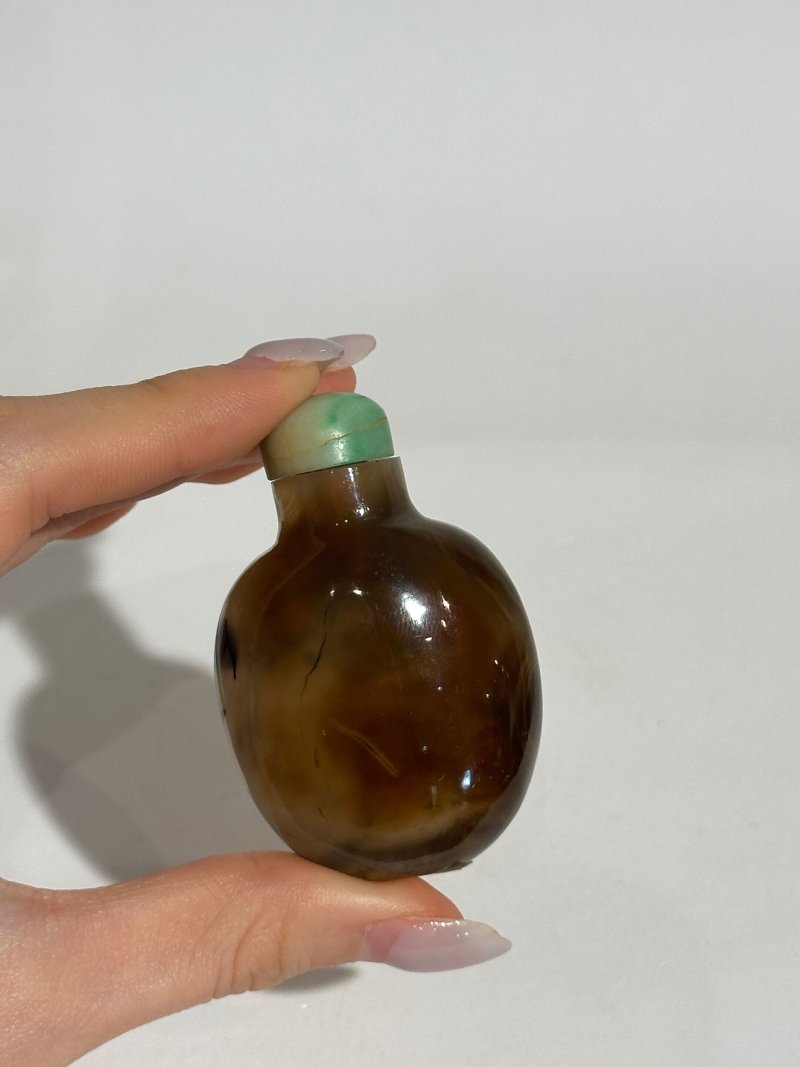 清十九世紀 水藻瑪瑙、纏絲瑪瑙、影瑪瑙鼻煙壺四件 | FOUR AGATE SNUFF BOTTLES - 图9
