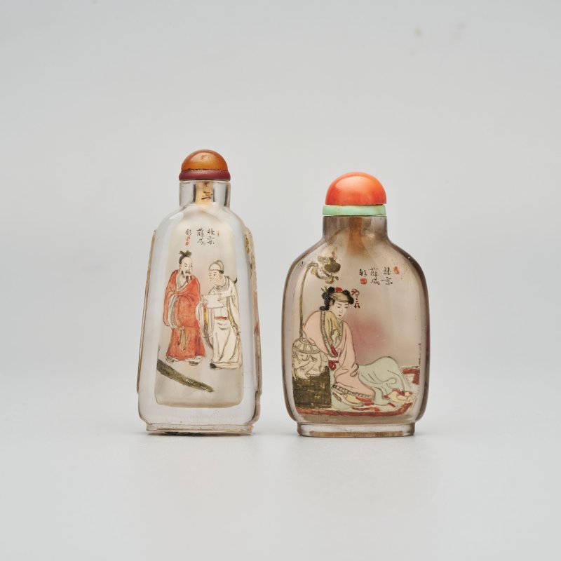 民國 薛成彩作 水晶內畫「北京」、「尤氏」鼻煙壺二件 | TWO INSIDE PAINTED ROCK CRYSTAL SNUFF BOTTLES - 图7