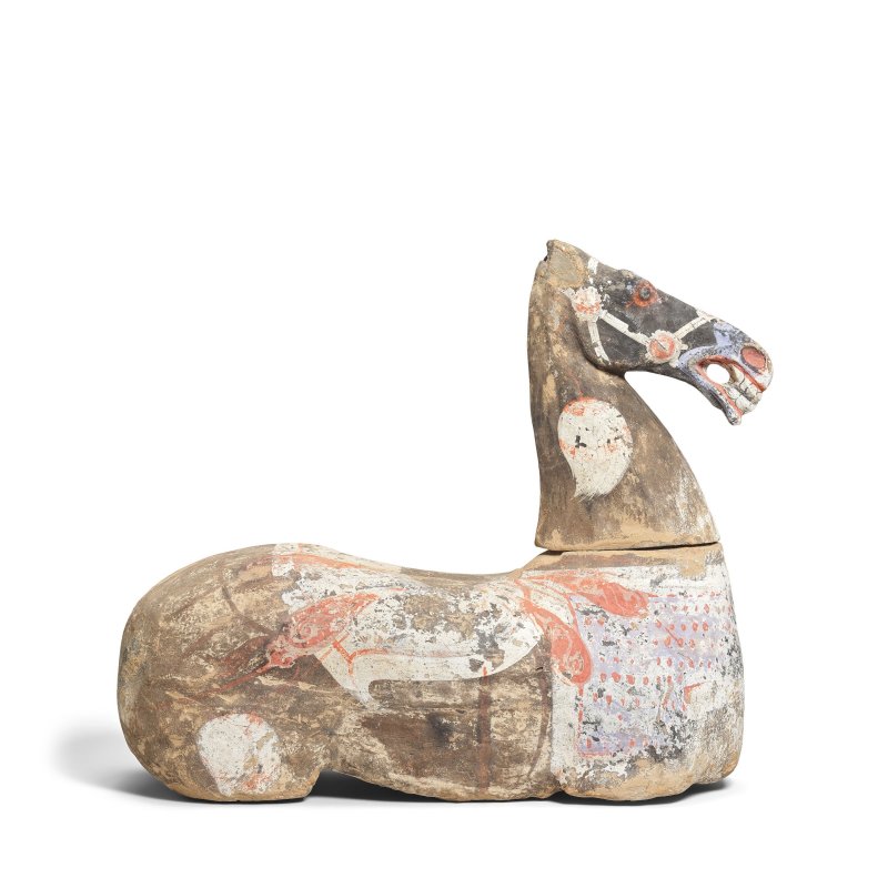 漢 陶臥馬 | A LARGE PAINTED POTTERY RECUMBENT HORSE - 图3