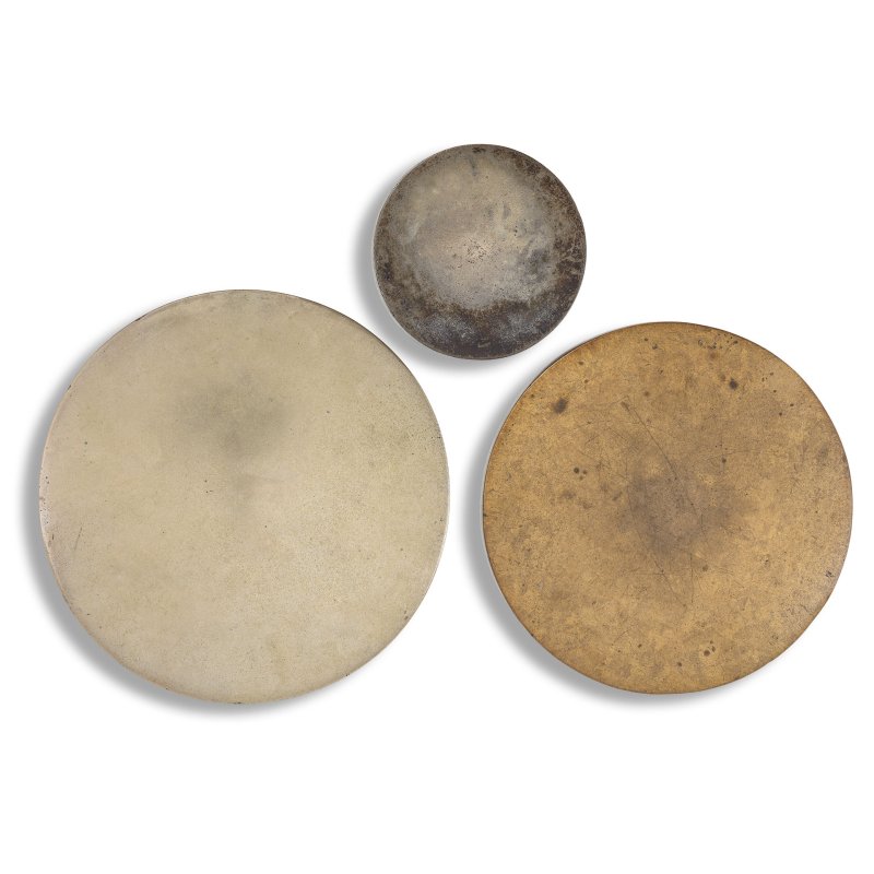 漢及唐 銅鏡一組三件 | A GROUP OF THREE BRONZE MIRRORS - 图2