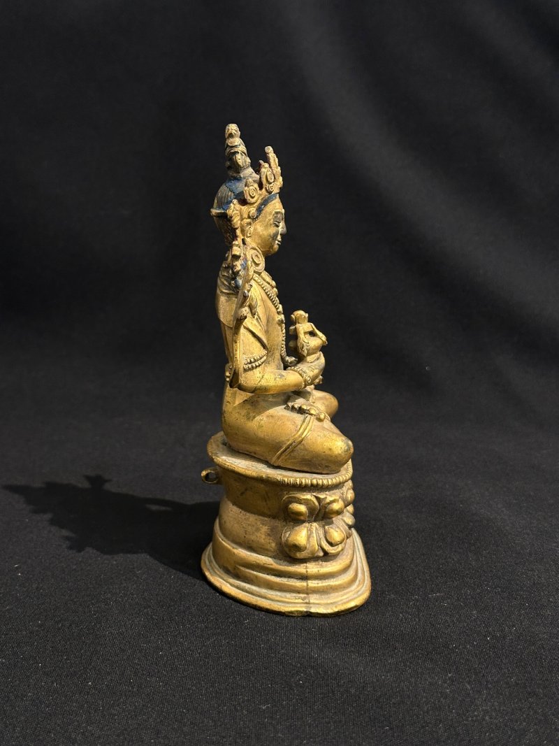（或）十八世紀 帕拉復興風格 銅鎏金無量壽佛坐像 | A GILT-BRONZE FIGURE OF AMITAYUS - 图9