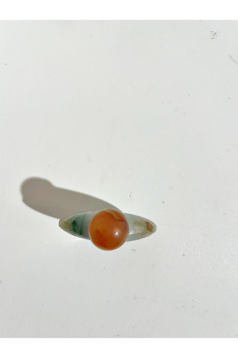 晚清 翡翠鼻烟壺及烟碟 | A JADEITE SNUFF BOTTLE AND A SNUFF DISH - 图5