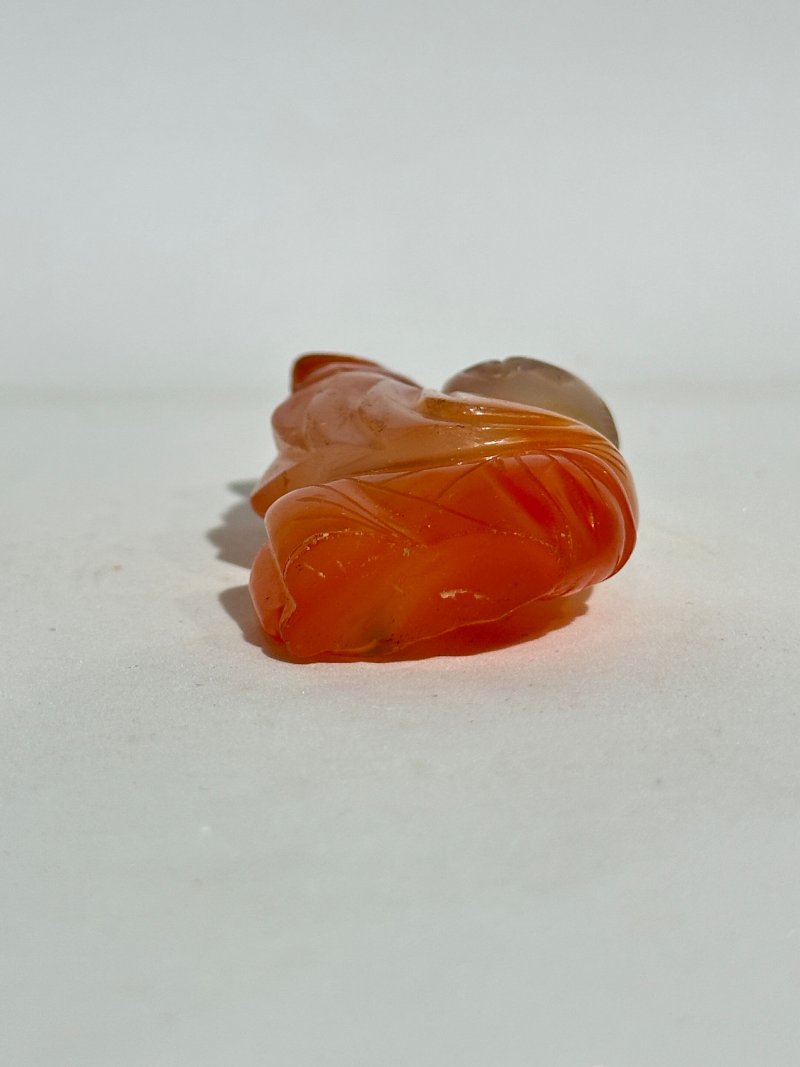 十九/二十世紀 瑪瑙、紫水晶鼻煙壺三件 | A CARNELIAN AND TWO AMETHYST SNUFF BOTTLES - 图5