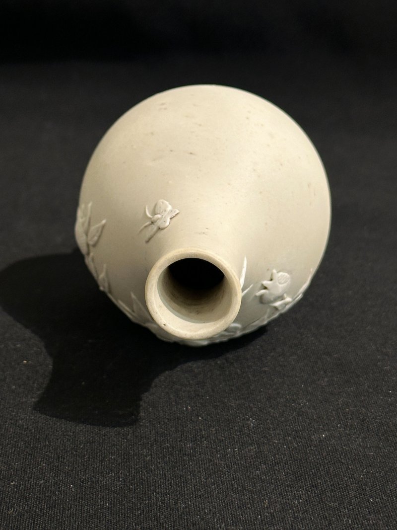 民國 澀胎石榴紋瓶 | A BISCUIT PORCELAIN 'POMEGRANATE' VASE - 图7