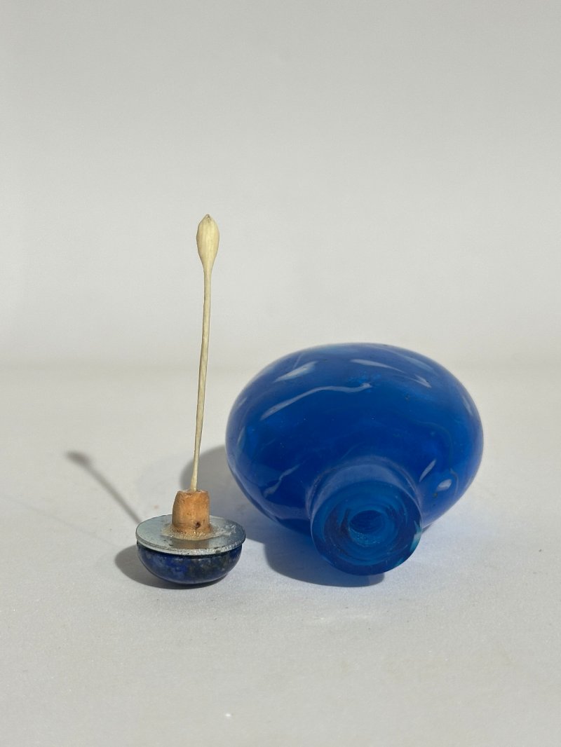 十九世紀 玻璃鼻煙壺五件 | FIVE GLASS SNUFF BOTTLES - 图21