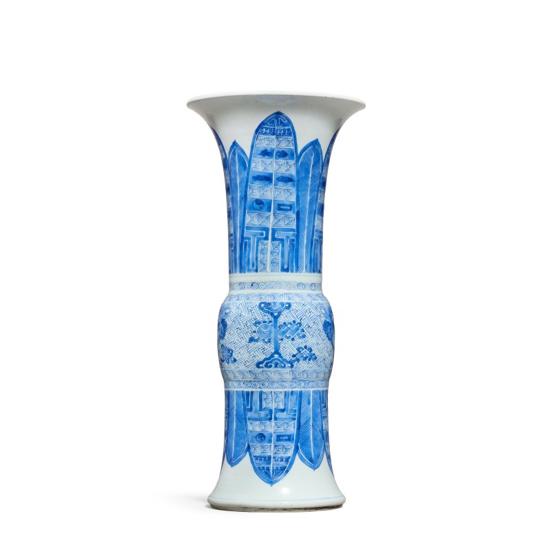 清康熙 青花仿古紋花觚 | A BLUE AND WHITE VASE, GU - 图2