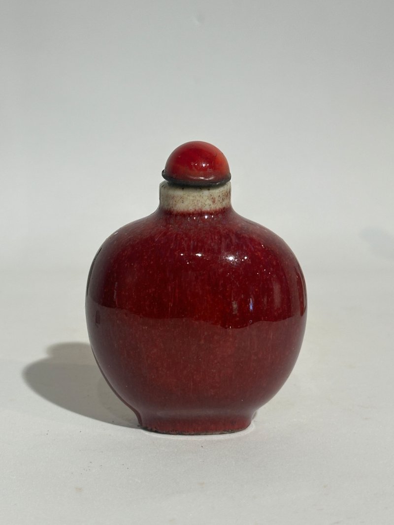晚清至民國 瓷鼻煙壺四件 （藍）⌈乾隆年製⌋礬紅篆書款 | FOUR CERAMIC SNUFF BOTTLES - 图19