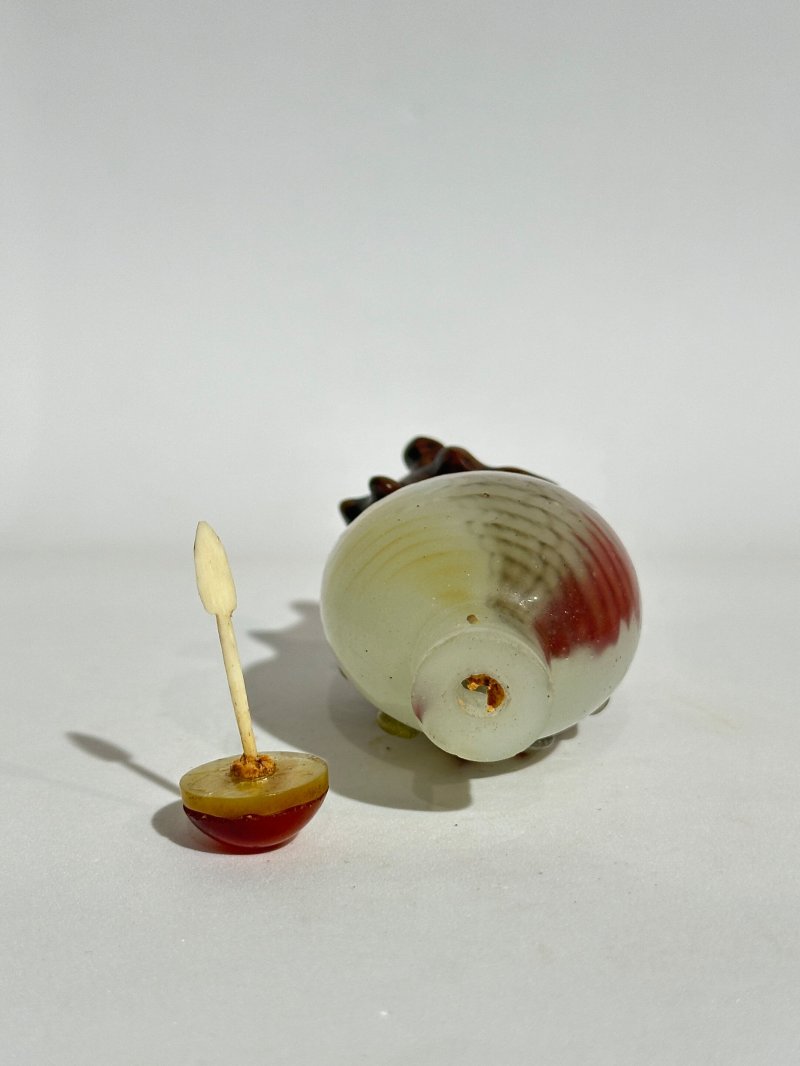 十九世紀 玻璃鼻煙壺五件 | FIVE GLASS SNUFF BOTTLES - 图4
