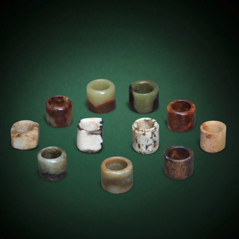 清 玉扳指一組十一件 | A GROUP OF ELEVEN THUMB RINGS