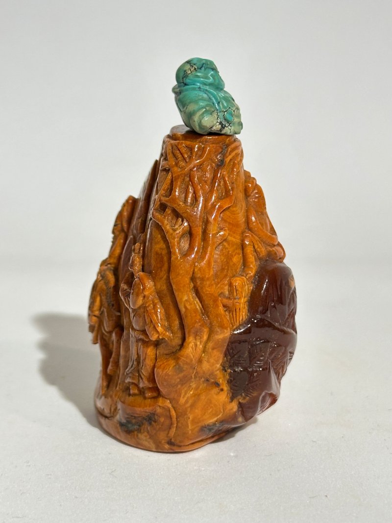 1760-1880 琥珀人物大師根珀人物紋鼻煙壺 及盒 | A ROOT AMBER SNUFF BOTTLE - 图7