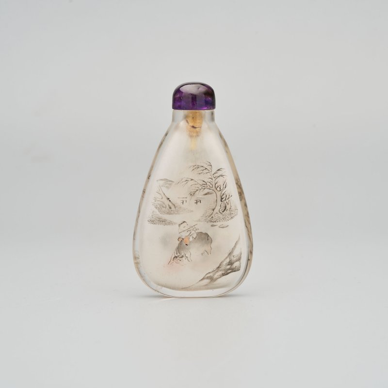 周樂元（款） 玻璃內畫⌈山水人物⌋鼻煙壺 一八九二年作 | AN INSIDE PAINTED GLASS 'FIGURAL LANDSCAPE' SNUFF BOTTLE