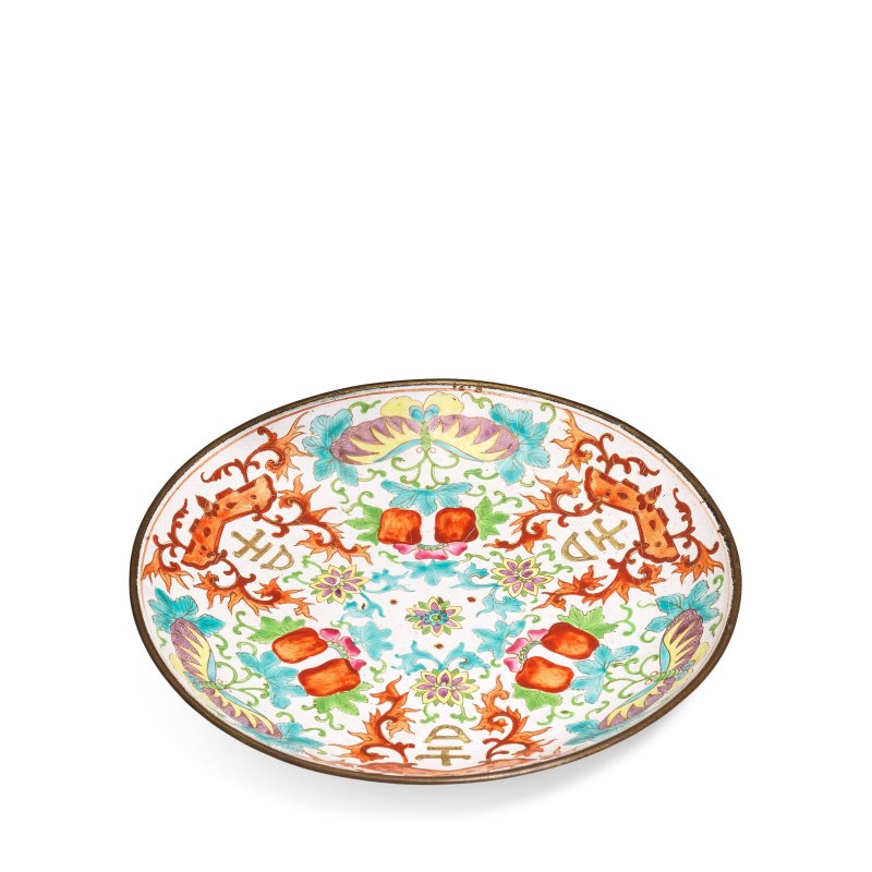 十九世紀 畫琺琅花蝶吉祥紋盤 | A PAINTED ENAMEL DISH - 图3