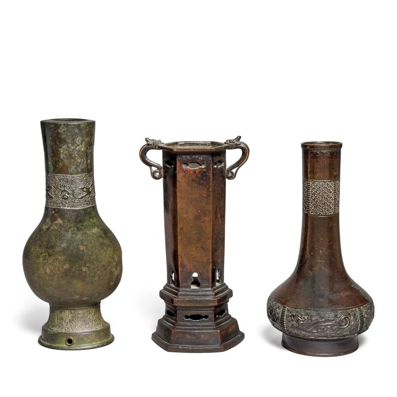 明 銅瓶一組三件 | A GROUP OF THREE BRONZE VASES