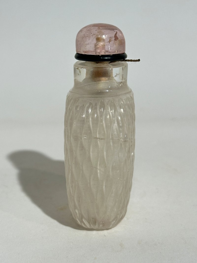 清十九世紀 水晶鼻煙壺二件 | TWO ROCK CRYSTAL SNUFF BOTTLES - 图8