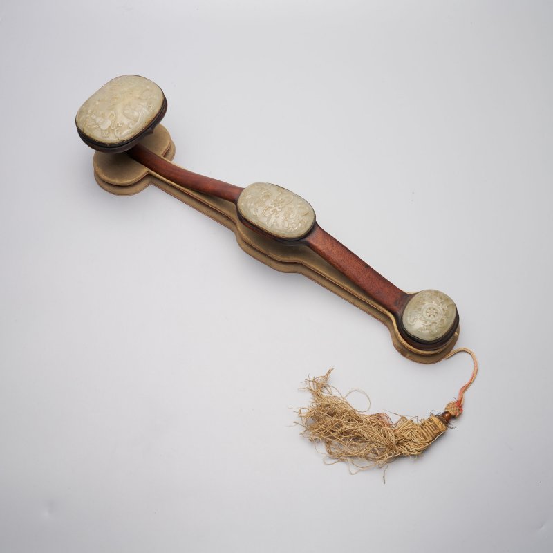 晚清 紅木嵌玉⌈八寶紋⌋如意 及座 | A ROSEWOOD JADE-INSET RUYI