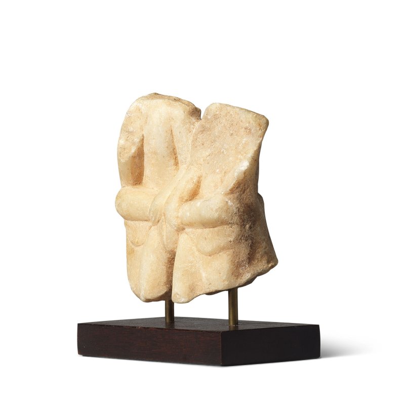 北齊 石雕像殘片 | A WHITE MARBLE FRAGMENT OF A SMALL STELE - 图4