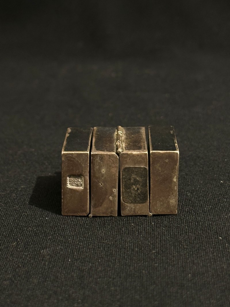 晚清 銀胎燒藍扳指、聯體藥瓶二件 （扳指）及盒 | A SILVER AND ENAMEL ARCHER'S RING AND MEDICINE BOTTLE - 图9