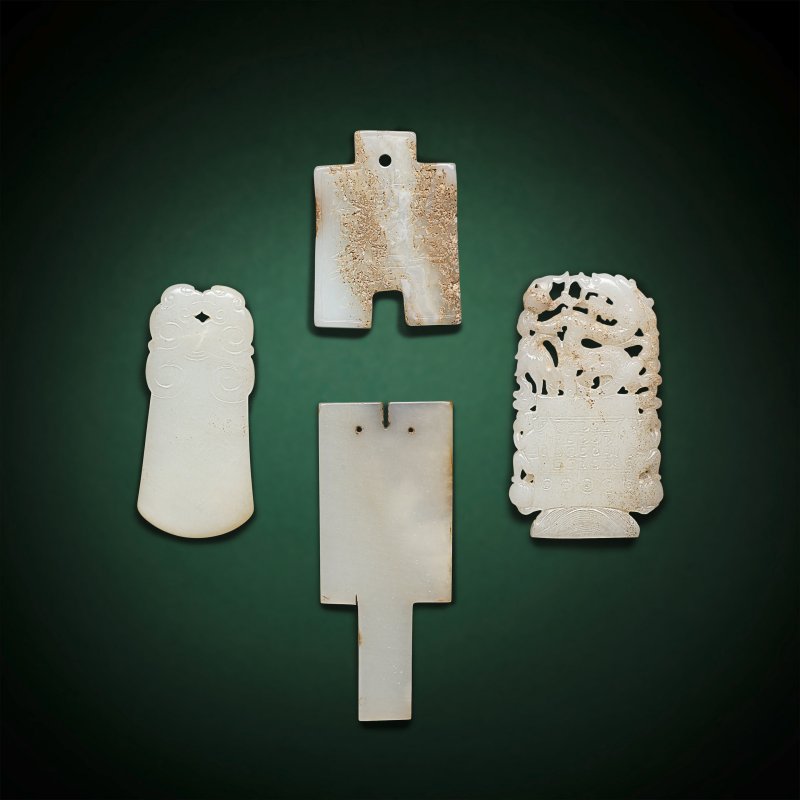 清及更晚 白玉牌一組四件 | A GROUP OF FOUR WHITE JADE ARCHAISTIC PLAQUES