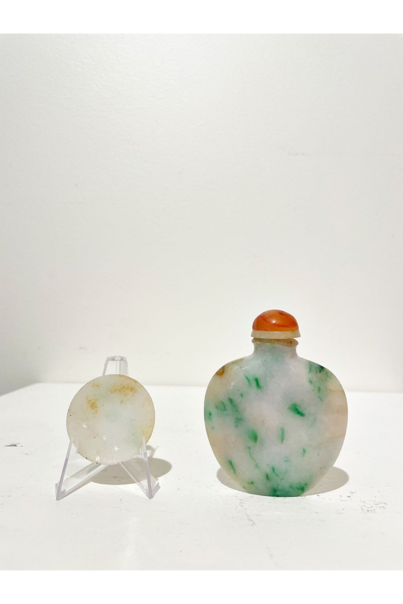 晚清 翡翠鼻烟壺及烟碟 | A JADEITE SNUFF BOTTLE AND A SNUFF DISH - 图8
