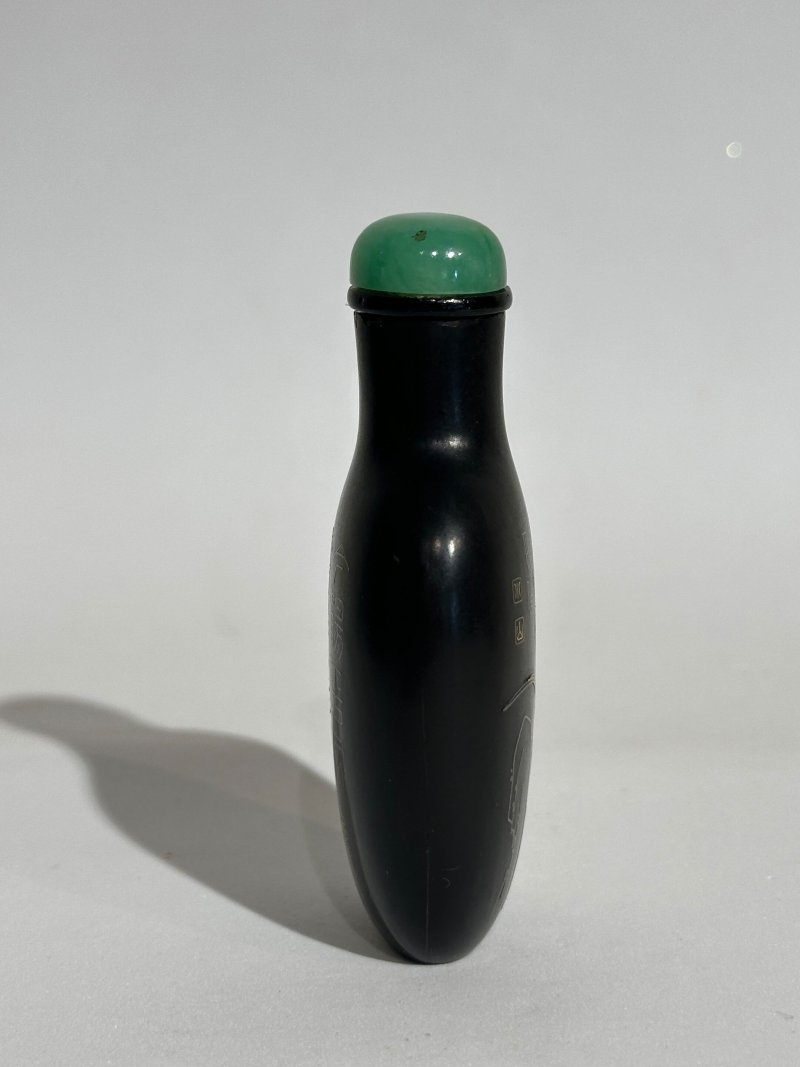 一八九四年 漆掐金銀絲金石文鼻煙壺 | AN INSCRIBED SILVER AND GOLD-INLAID LACQUER SNUFF BOTTLE - 图7