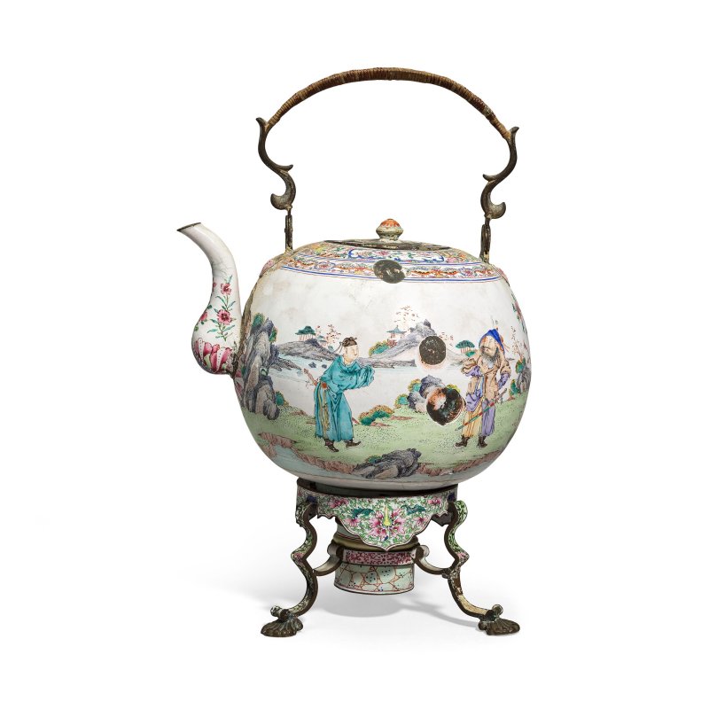 清雍正 畫琺琅壺、暖壺座及蓋 | A PAINTED ENAMEL KETTLE AND COVER, WITH ASSOCIATED STAND, HEATER AND COVER - 图3