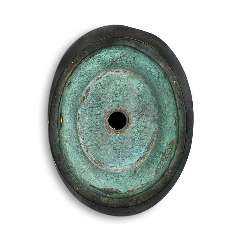 明 銅瓶一組三件 | A GROUP OF THREE BRONZE VASES - 图2
