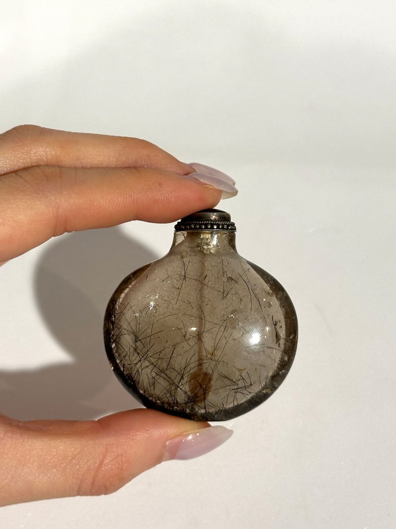 清十九世紀 發晶鼻煙壺 | A HAIR CRYSTYAL SNUFF BOTTLE - 图3