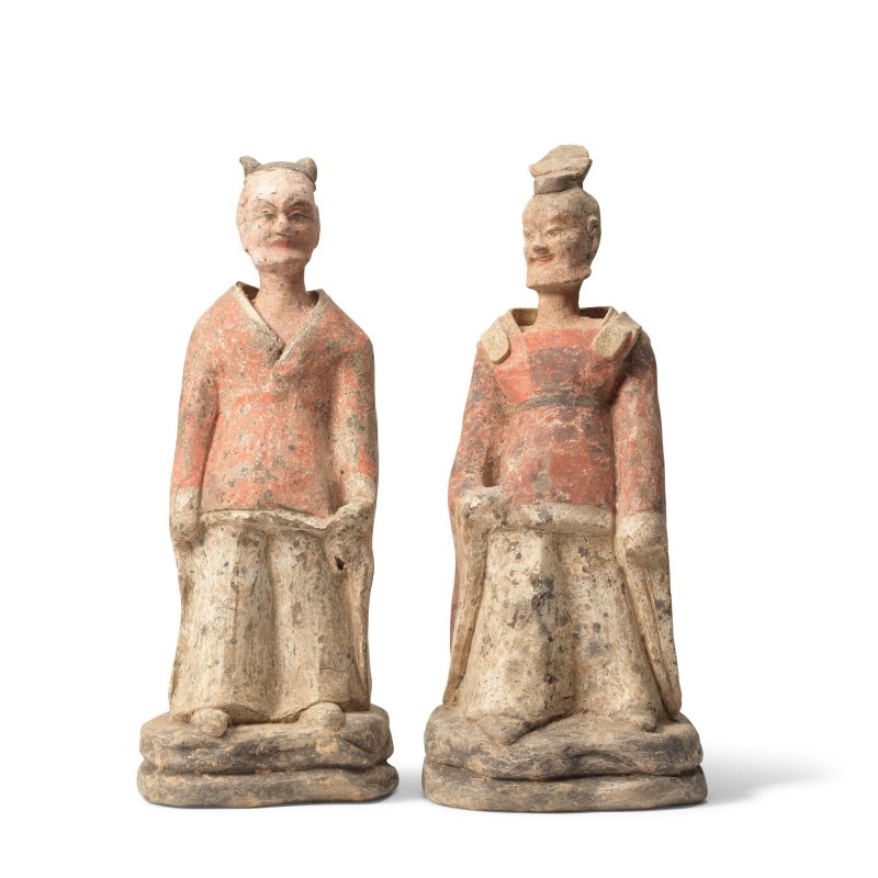 北魏 陶文官俑兩件及陶胡人俑一件 | TWO PAINTED POTTERY FIGURES OF OFFICIALS AND A FIGURE OF A FOREIGN GROOM - 图6
