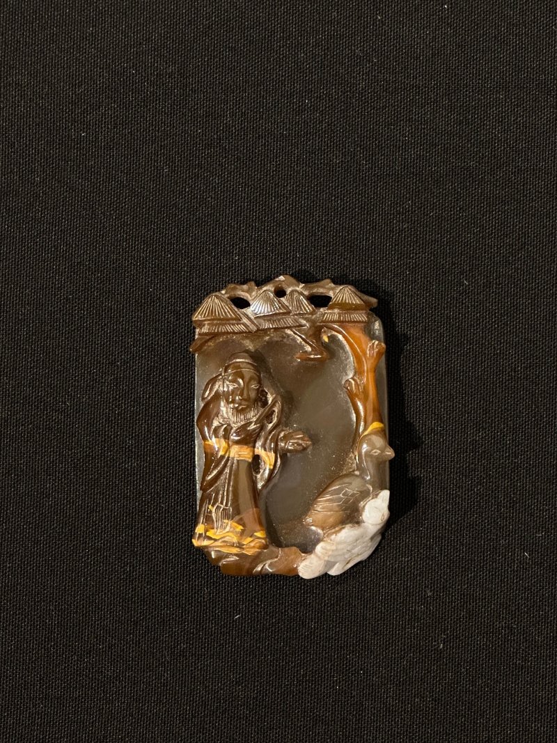 晚清至民國 白玉竹紋腕擱、瑪瑙⌈羲之愛鵝⌋牌二件 （其一）及盒 | A WHITE JADE 'BAMBOO' WRIST REST AND AN AGATE 'WANG XIZHI AND GEESE' PLAQUE - 图4