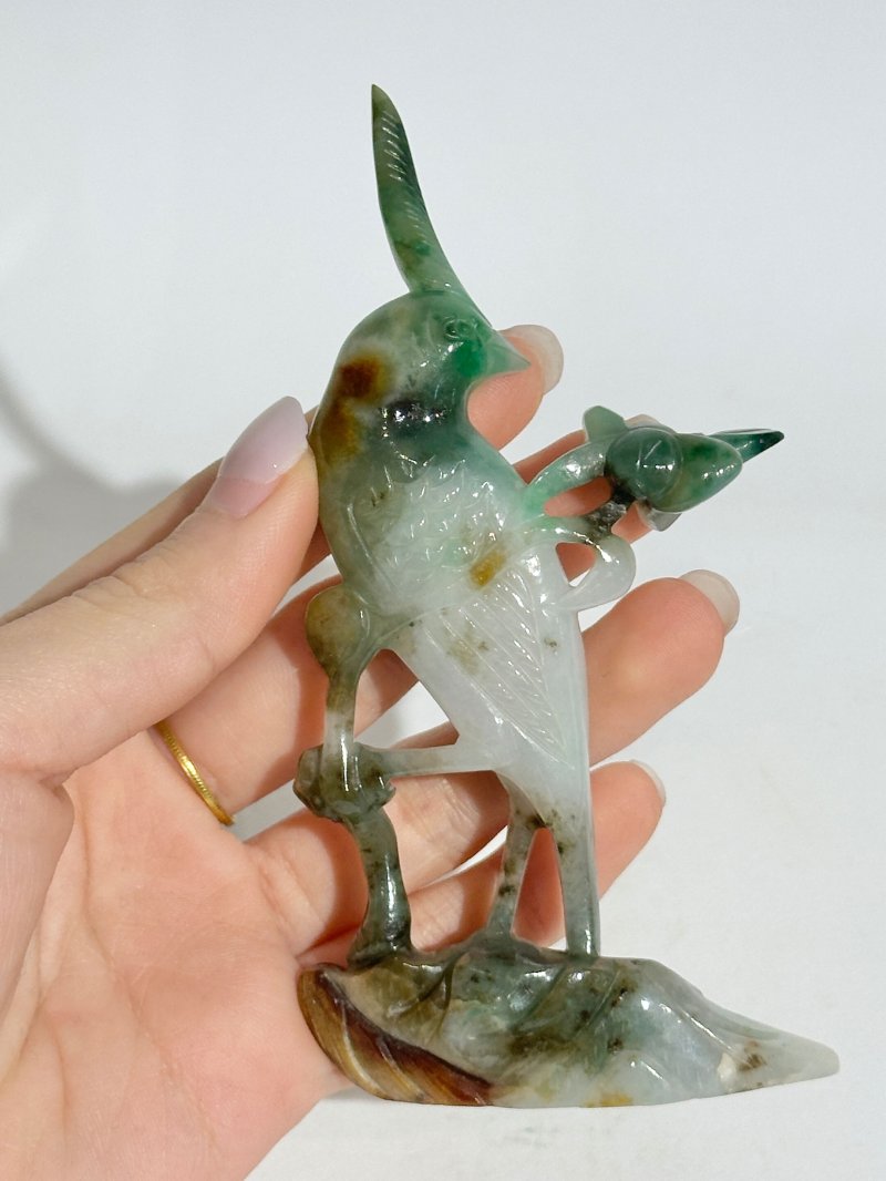 二十世紀 翡翠鳳頭鸚鵡擺件成對 及座 | A PAIR OF JADEITE CARVINGS OF COCKATOOS - 图3