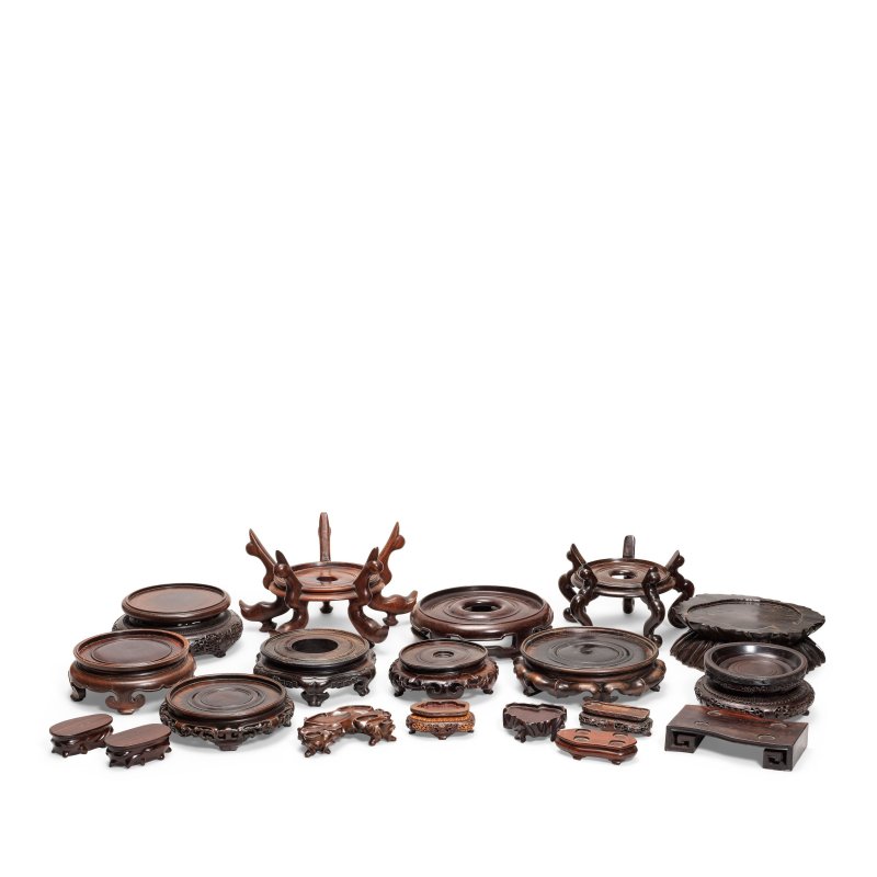 十九至二十世紀 木座一組 | A LARGE QUANTITY OF WOOD STANDS