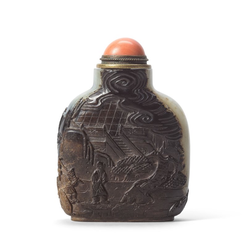 清 一七六零至一八二零年 黑玉雕士大夫圖鼻烟壺 | A BLACK AND PALE GREEN JADE SNUFF BOTTLE - 图1
