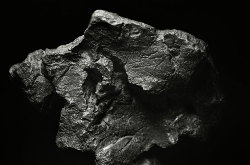 A lingbi scholar’s rock, Ming – Qing dynasty | 明至清　靈璧石供 - 图3