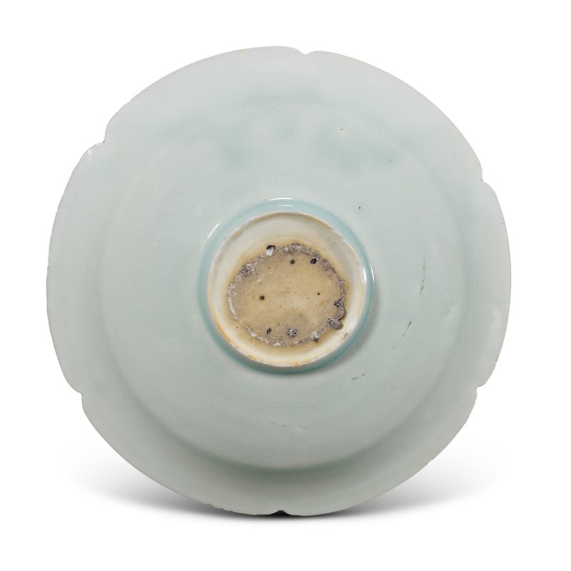 A QINGBAI CARVED FLORIFORM DISH  CHINA, SOUTHERN SONG DYNASTY (1127-1279) - 图2