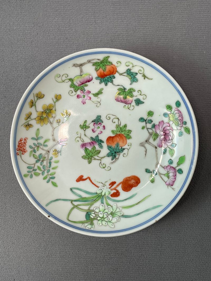 清嘉庆 粉彩花卉纹盘 - 图2