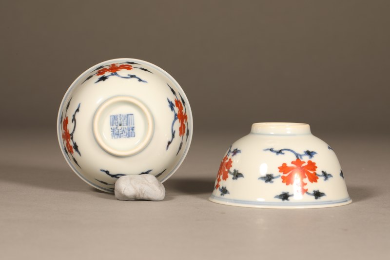 清道光 青花矾红宝相花卉纹小杯 - 图3