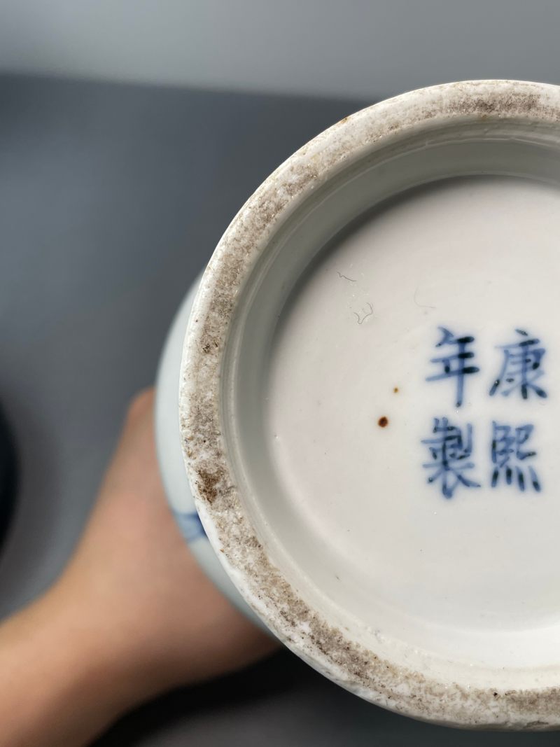 清光绪 青花“三国演义孙策大战太史慈”人物橄榄瓶 - 图35