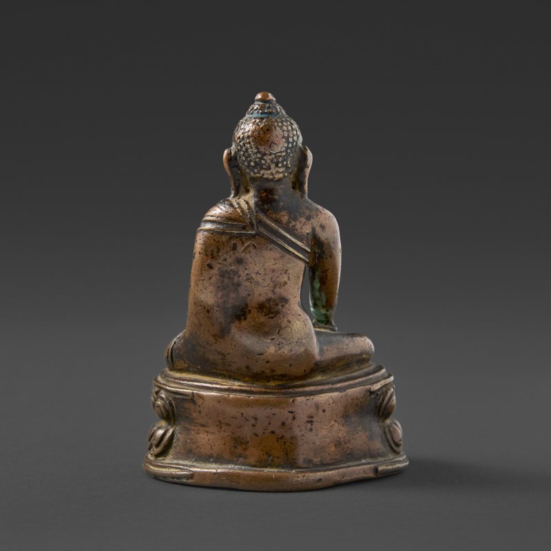A COPPER ALLOY FIGURE OF SHAKYAMUNI BUDDHA  NEPAL, 12TH-13TH CENTURY - 图4
