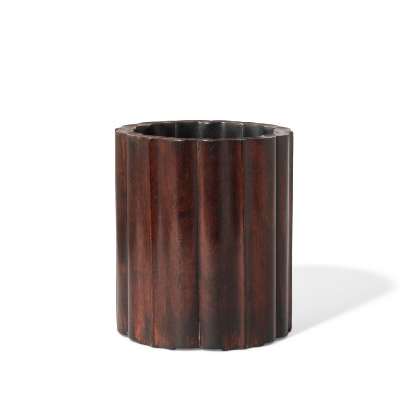 A RARE HUANGHUALI LOBED BRUSH POT  CHINA, QING DYNASTY, 18TH CENTURY - 图1