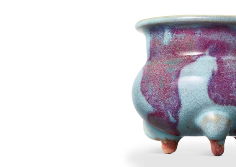 A superb Junyao purple-splashed tripod incense burner, Northern Song - Jin dynasty | 北宋至金 鈞窰天藍釉玫瑰紫斑三足爐 - 图4