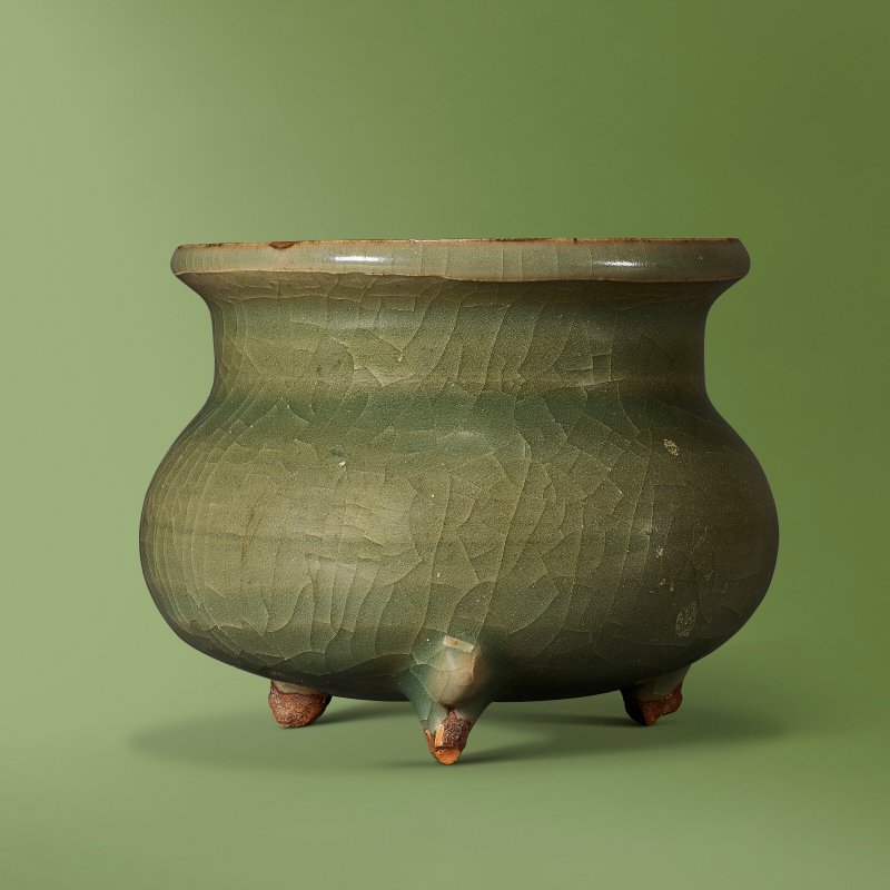 A GREEN JUN TRIPOD CENSER  CHINA, JIN DYNASTY (1115-1234)