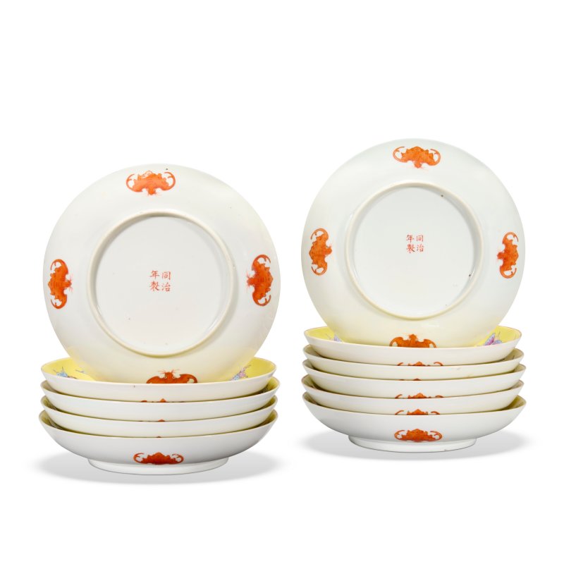 A GROUP OF ELEVEN YELLOW-GROUND FAMILLE ROSE 'BUTTERFLY' DISHES  CHINA, REPUBLIC PERIOD (1912-1949) - 图2