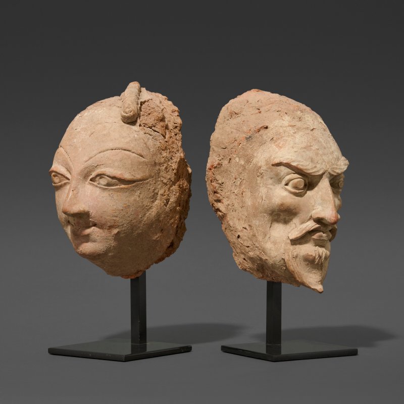 TWO TERRACOTTA HEADS  INDIA, KASHMIR, 8TH CENTURY - 图3