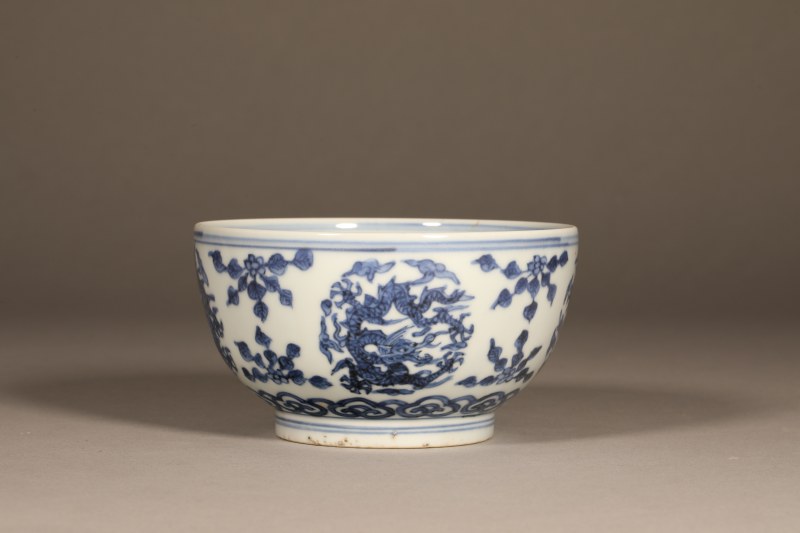 明万历 青花团龙纹碗 - 图5