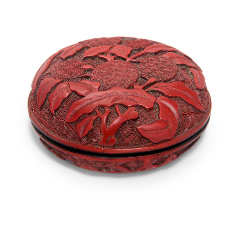 A SMALL CINNABAR LACQUER 'LYCHEE' ROUND BOX AND COVER  CHINA, 17TH CENTURY - 图1