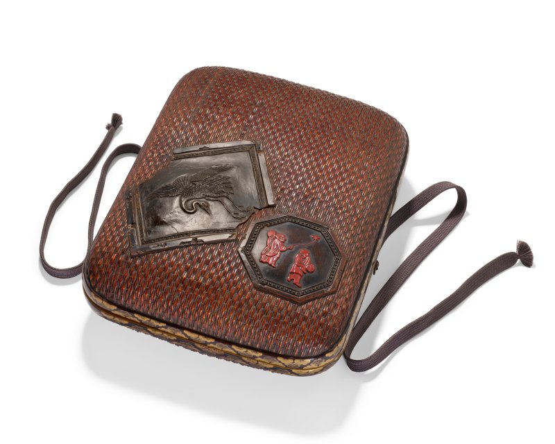 AN INLAID LACQUERED-RATTAN RYOSHIBAKO (DOCUMENT BOX)  STYLE OF OGAWA HARITSU (RITSUO, 1663-1747), EDO PERIOD (1615-1868), 18TH CENTURY - 图2