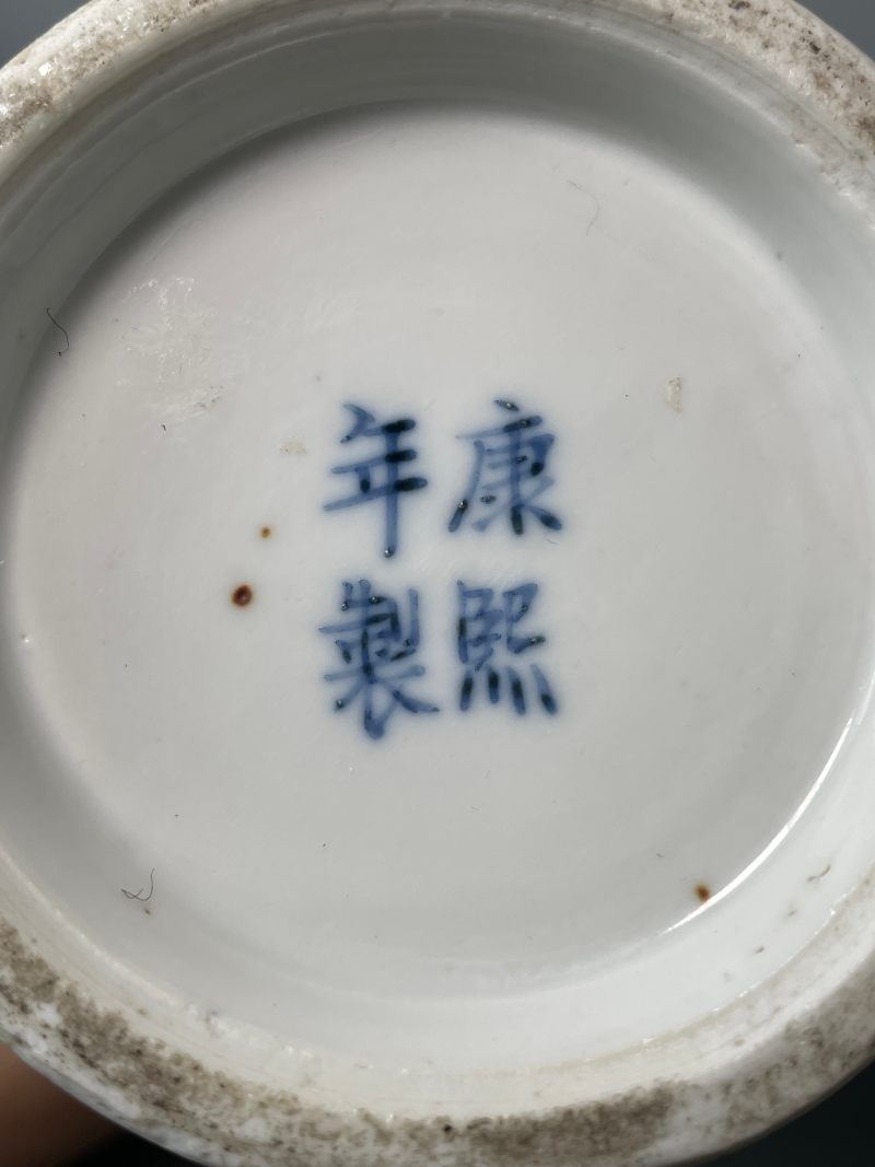 清光绪 青花“三国演义孙策大战太史慈”人物橄榄瓶 - 图37